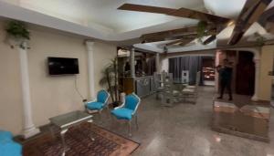 شقة فندقية ببرج فاخر علي كورنيش النيل المعادي مباشرةً