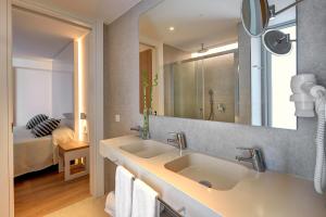 Junior Suite with Pool View room in Hipotels Bahia Cala Millor
