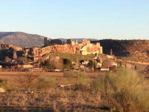 Casa Rural con chimenea, piscina y vistas al río