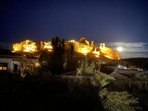 Casa Rural con chimenea, piscina y vistas al río