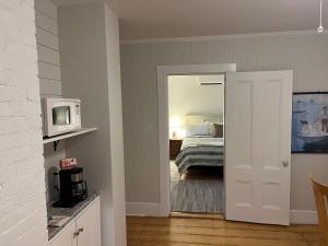 Spinneys Guesthouse & Beach Cottages