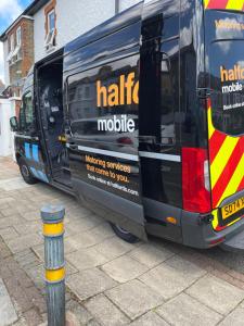 Cosy 1 Bed apartment with FREE PARKING close to Underground station zone 2 for quick access to Central London up to 5 guests