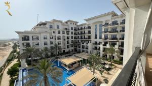 Royal 4BR Haven - Yas Island Luxury Escape