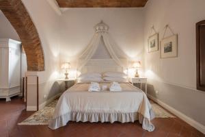 Standard Double Suite room in Giardino della Pieve Relais