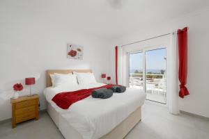 Porto de Mos 95 by Destination Algarve