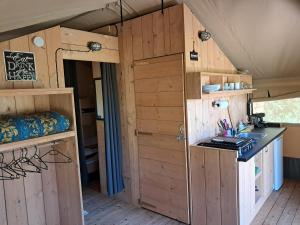 Tentes de luxe Luxury Safari Tents at Moulin Du Pommier Glamping & Camping : photos des chambres