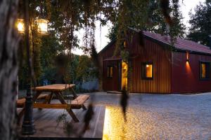 Quintinha do Varoso - Little Red Cottage House - 3hvězdičkové hotely ve městě São Pedro do Sul