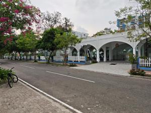 Santorini House 12A- Tranquil Negombo Escape Your Perfect Coastal Getaway!