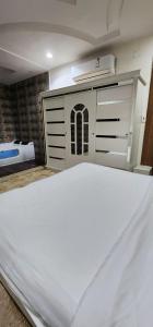 مؤسسة مقهي حلا ثلاثه لتقديم المشروبات