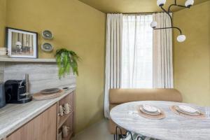 Unique 3 floor apartment with AC at Westerpark