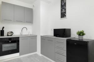 Eleganckie i Stylowe Studio z Balkonem w Sosnowcu by Noclegi Renters