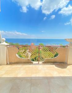 Аркадийский Дворец с Террасой в сердце Аркадии