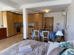 Villas Magnifique villa pieds dans l eau Saint Jean Cap Ferrat : photos des chambres