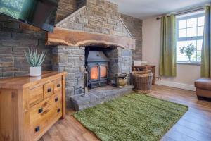 Hopkins Retreat Farm - 5 Bedroom House - Swansea