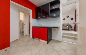 2 Bedroom Amazing Apartment In Povljana 