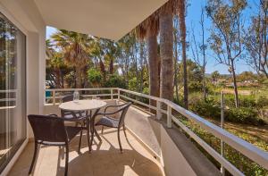 One-Bedroom Apartment with Balcony room in Universal Aparthotel Elisa