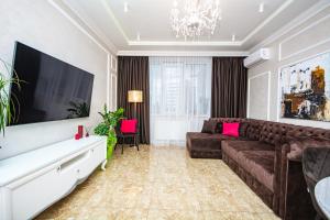 Luxury for business & pleasure Royal 2