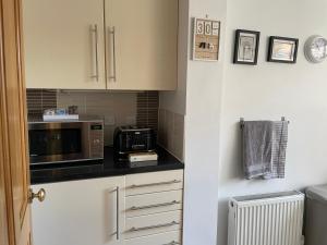 Me and You Sleeps 2 - Central Apartment in Berwick Northumberland