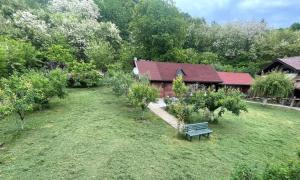 Cabanuta de sub deal