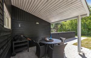 Awesome Home In Glesborg With Sauna