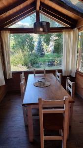 Cabaña soñada sobre el arroyo con dos dormitorios