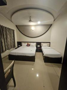 Prime Hotel Addore Palácée - Near Mumbai Airport , Visa Consultant , Jio World Convention Centre BKC