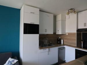 Appartements Appartement charmant a Royan - 4 pers, proche marche, balcon, ascenseur, equipements bebe - FR-1-738-13 : photos des chambres