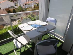 Appartements Appartement charmant a Royan - 4 pers, proche marche, balcon, ascenseur, equipements bebe - FR-1-738-13 : photos des chambres