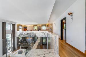 Extravagant 5-Bedroom Mansion