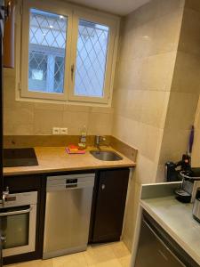 Paris Arc de Triomphe- Tour Eiffel - Champs Élysées - 4 people