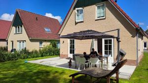 Luxe wellnesshuis Drenthe met sauna, whirlpool en omheinde tuin VP048