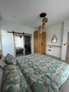 Sea Rock Villa