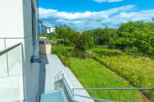 Cessange House by Rentaroo