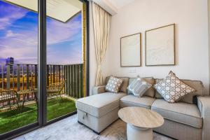 FIRST CLASS Studio Stylish Comfort