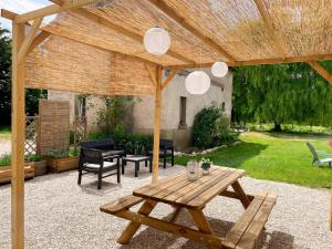 Maisons de vacances Gite a Oisly pres des Chateaux de la Loire avec Parking et Animaux Bienvenus - FR-1-491-469 : photos des chambres