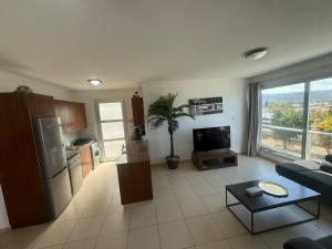 Villa Aqua Sunrise 1km From Beach With Sea Views