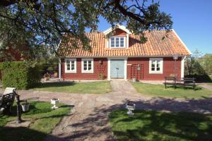 Villa with Garden View room in Eksgården