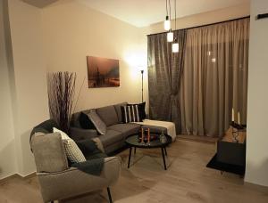 Kellys blooms & stone