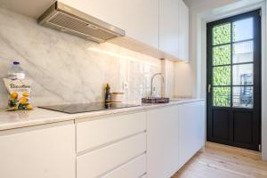 Art Deco 31 Luxury 2BR Apartment Downtown Metro AC