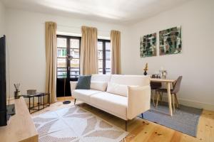 Art Deco 31 Luxury 2BR Apartment Downtown Metro AC