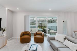 Family 5BR Retreat w Private Splash Pool