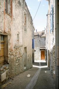 Appartements Steinhaus mit Dachterrasse und Badefluss : photos des chambres