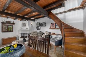 Tresor Boutique Home