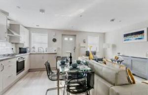 Stylish Poole townhouse