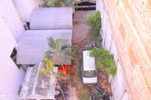 LE PRINCE VILLA - NON AC ROOM -Near MAIN BUS STAND # TRIPLE 9 TRIPLE 4 16 DOUBLE ZERO