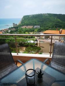 VIP Sea view apartments in complex Karia