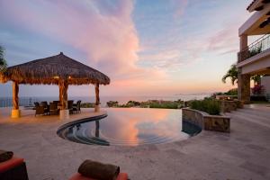 Villa de Suenos by Cabo Villas