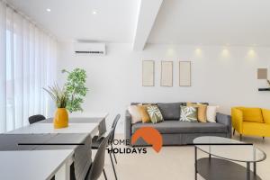 #171 Páteo 2 Flat by Home Holidays