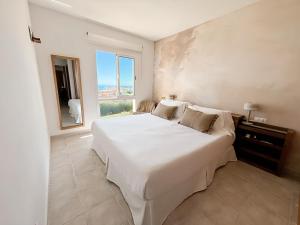 Alanzana Vista al Mar y Piscina Reserva del Higueron Benalmádena Málaga