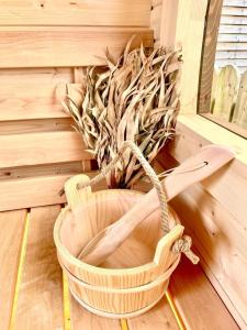 Heather Cottage and Shepherds Hut